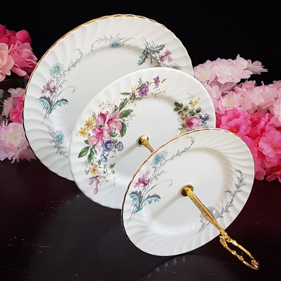 Handmade 3 Tier Bone China Cake Stand Floral Dessert Serving Tray - Picture 4 of 9